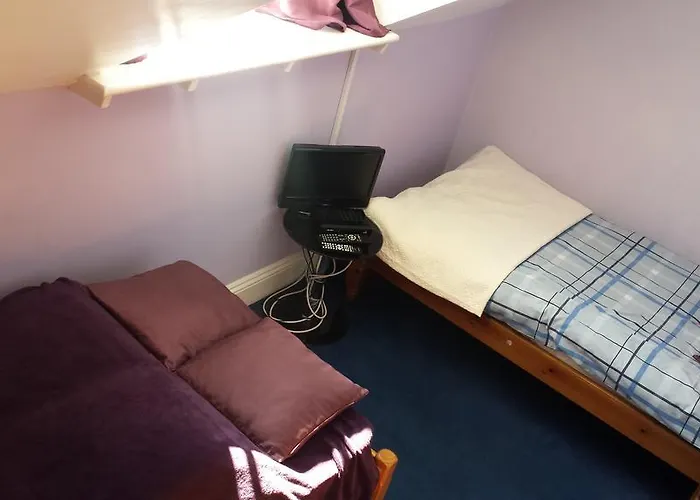B&B only: Molyneux Guesthouse